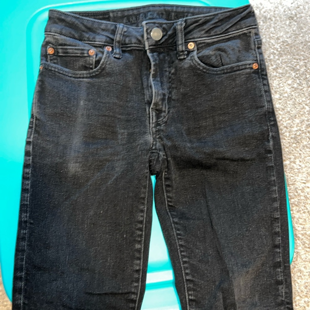Distressed Black skinny fit American Eagle jeans